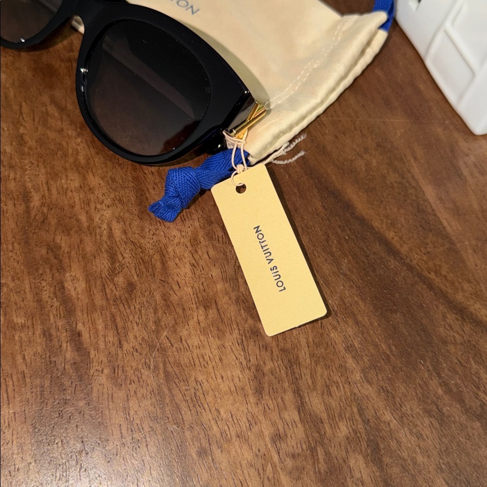 Louis Vuitton  LV GO-14 round sunglasses - Picture 7 of 12